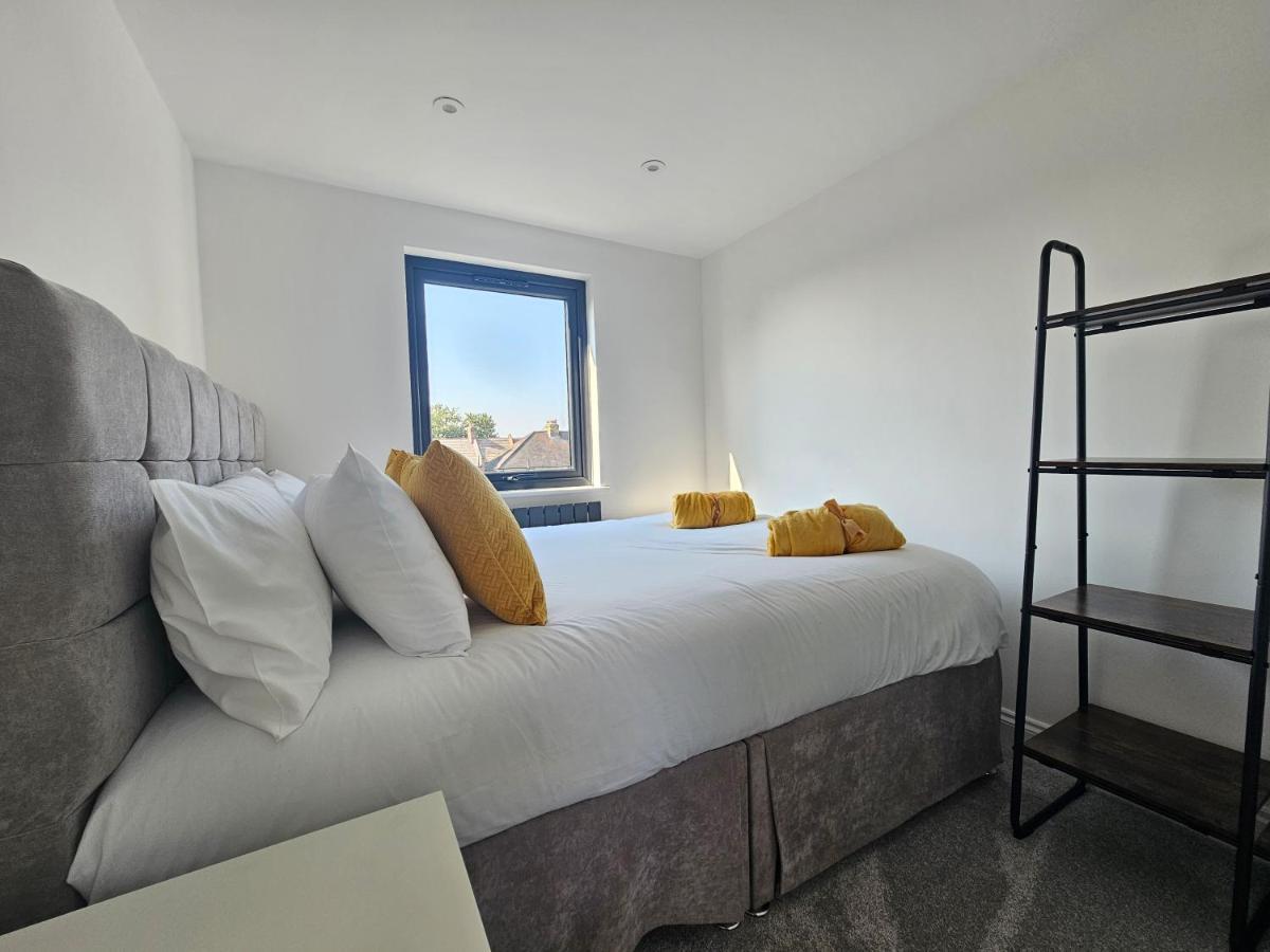 Spacious 4Br House, London, Sleeps 9, Parking Available Exterior foto